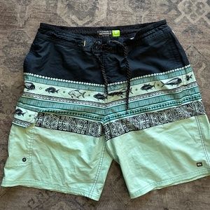 Quick silver ( waterman) boardshorts